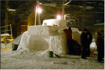 MTU Snow Statues