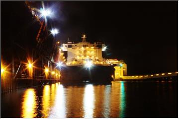 Unloading coal