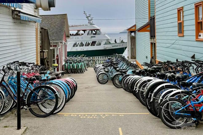 Photo by Jeff Dennis