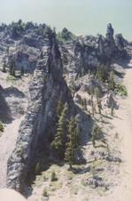 Devil's Backbone on the wall of Crater Lake